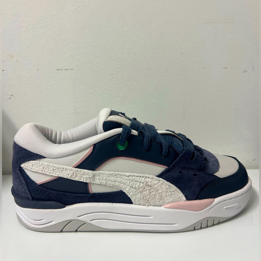 PUMA-180 PRM WOMEN SNEAKER- NEVER WORN